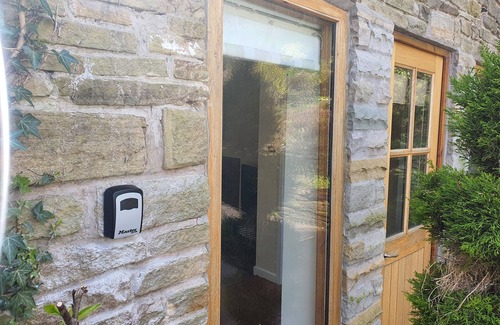 Little Hayfield House | Rural Peak District Retreat - nSingle level, one bedroom annex.nDogs welcome