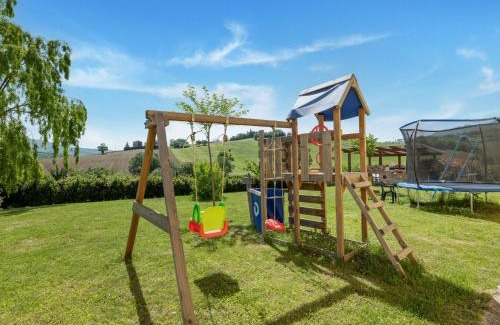 Matelica Apartment | Rural Pool Escape in Matelica