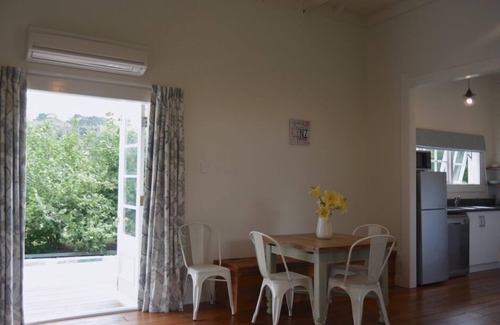 Raukawa Cottage | Rural retreat 10mins from Bridge Pa wine district