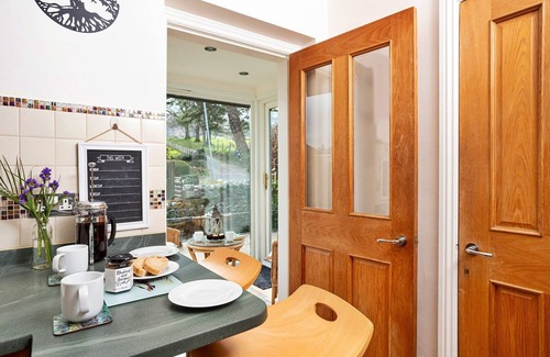 Braithwaite Cottage | Rural retreat bungalow with garden, No Deposit