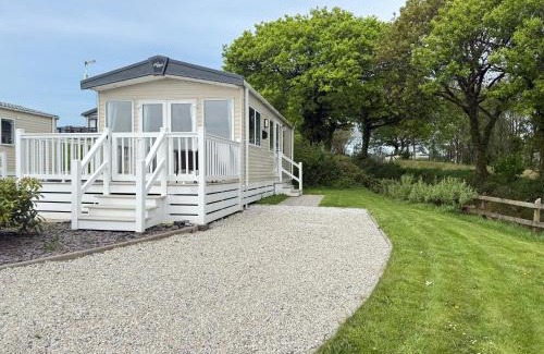 Hewas Water Cabin | Rural Retreat Chy Kensa a Hot Tub Haven