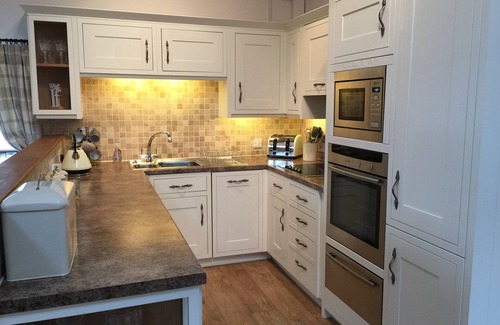 Brayford Cottage | Rural retreat for 2 with private HOT TUB close to Exmoor and the Coast