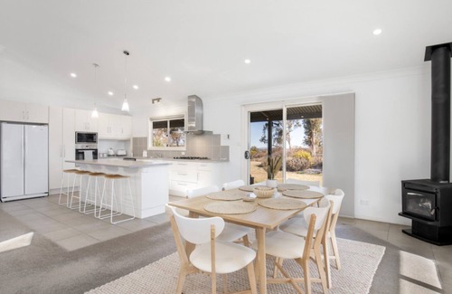 Armidale House | Rural retreat in beautiful Armidale