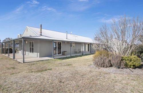 Armidale House | Rural retreat in beautiful Armidale