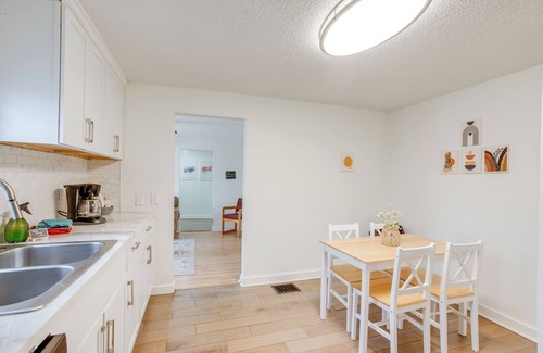 Bedford House | Rural Retreat Near Golf Courses in Ottawa Lake!