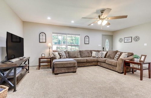Walker Springs House | Rural Retreat with Covered Porch Near Jackson