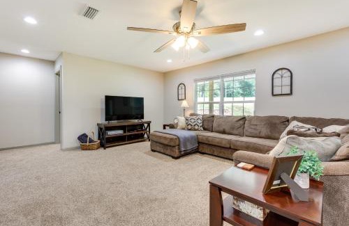 Walker Springs House | Rural Retreat with Covered Porch Near Jackson