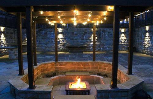 Marsh Lane House | Rural Retreat with Hot Tub, Fire Pit & Games Room