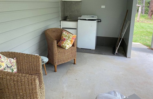 Landsborough Cottage | Rural Self Contained 3 bedroom Cottage on acreage.