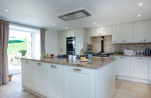 Clearbrook Cottage | Rural tranquility in the heart of Dartmoor with hot tub, valley views, walks.