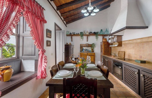 Villa de Arico House | Rural Vacation Home 'La Tunera' with Sea View, Private Pool and Wi-Fi
