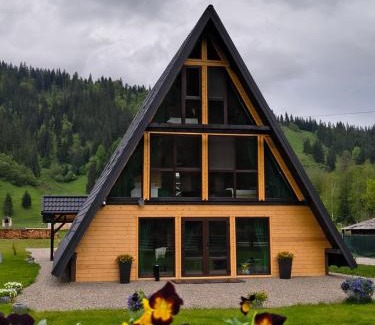 Cozanesti Ski Chalet | Rusca Retreat