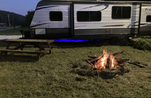 Rush RV Rental | Rush Creek Camp, Lot # 05