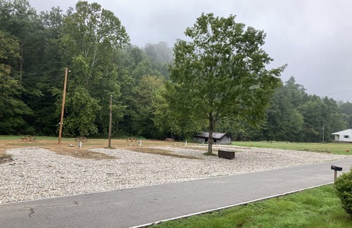Rush RV Rental | Rush Creek Camp, Lot # 06