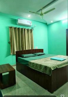 Tirupati Apartment | RUSHITHA HOMESTAY - NEAR To ALIPIRI- FREE WIFI - FAMILY STAY ONLY - ANDROID TV - DOOR SERVICE