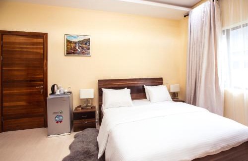 Lekki Phase 1 House | Rushmore - Premier 1 Room