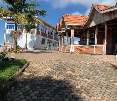 Gitarama Hotel | rusiga highland resort