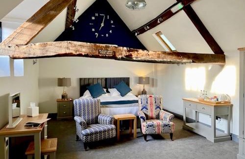 Broadway Bed & Breakfast | Russell's