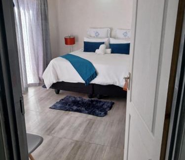 Greater Johannesburg Metropolitan Area Apartment | Russell's Rest Rooms