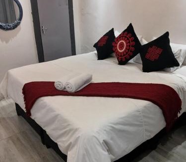 Greater Johannesburg Metropolitan Area Apartment | Russell's Rest Rooms