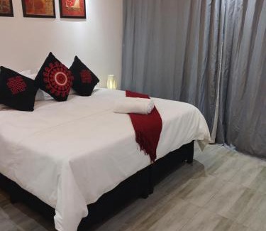 Greater Johannesburg Metropolitan Area Apartment | Russell's Rest Rooms