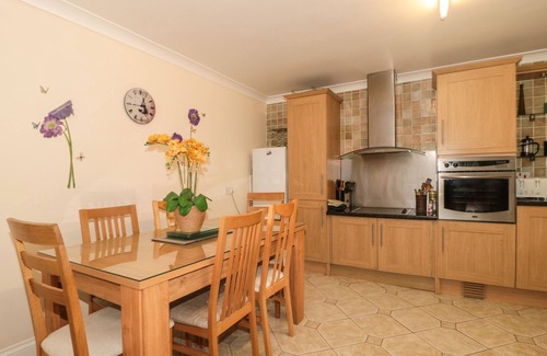 Burtle Cottage | RUSSET, pet friendly, country holiday cottage, with a garden in Mark