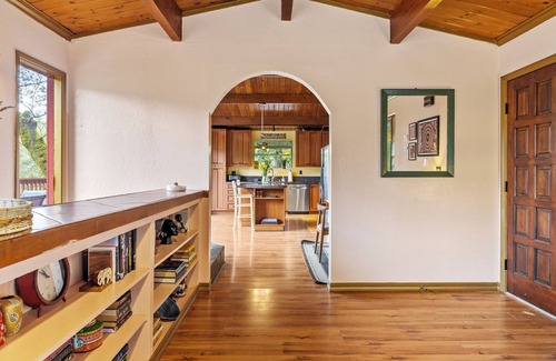 Hacienda House | Russian River Retreat with Hot Tub, BBQ, & Deck