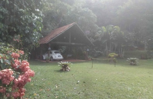 Comendador Levy Gasparian House | Rustic site with lakes