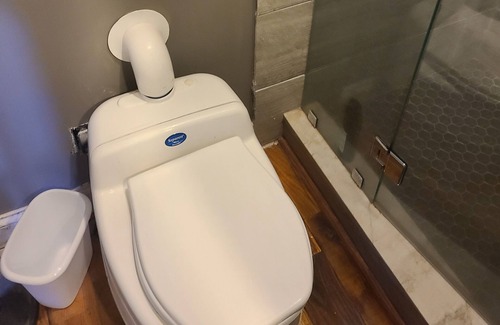 Millers Creek House | Rustic 100% Off-Grid Mountain Bungalow