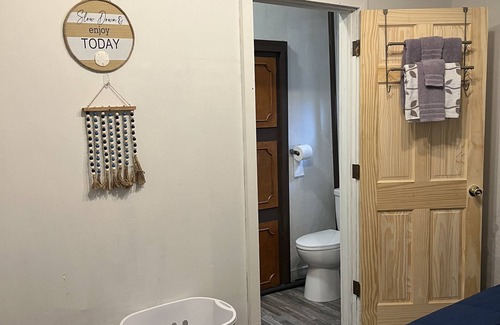 Sidney House | Rustic 1900 building turned cozy studio
