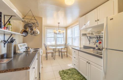 Downtown Reno Apartment | Rustic 2-Bedroom walking distance to Downtown
