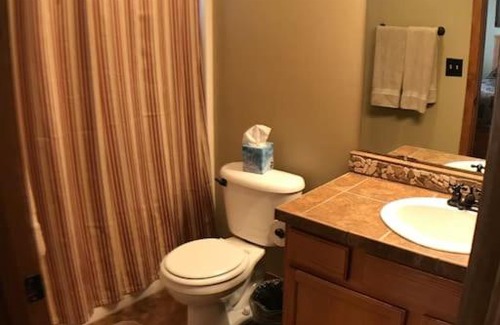 Big Sky Apartment | Rustic 2 BR Mountain View-walk to resort