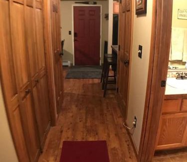 Big Sky Apartment | Rustic 2 BR Mountain View-walk to resort