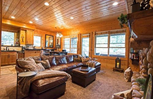 Deer Valley House | Rustic 2BR Condo with Private Hot Tub and Ski Views