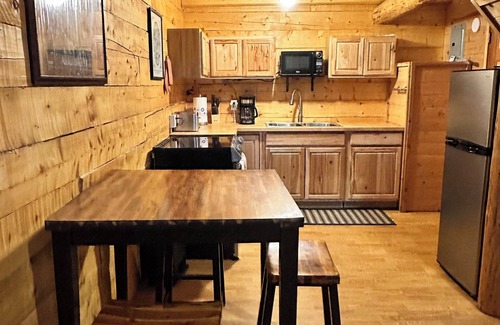 Fishhook Cabin | Rustic and cozy cabin with all new amenities near beautiful Hatcher’s Pass