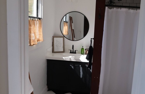 Ferndale Other | Rustic and Private Capetown Ranch School House