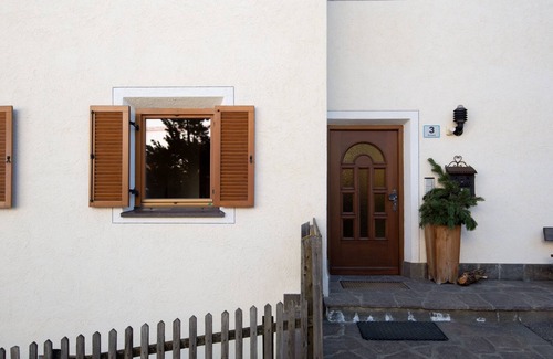 Lajen Apartment | Rustic Apartment 2 "Zur Sonne" with Mountain View & Garden