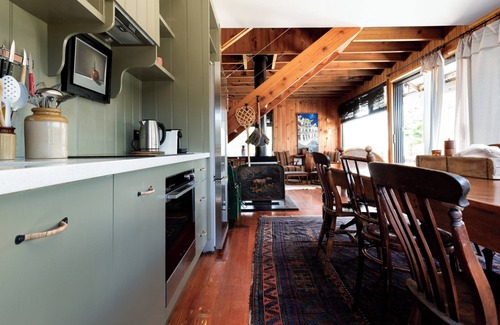 Low Head House | Rustic Barn by the Bay: Family Beachside Getaway