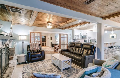 Floridana Beach House | Rustic Beach Front Home - 6 Bedrooms - Private Beach Access - Large Groups
