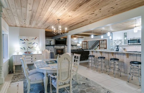 Floridana Beach House | Rustic Beach Front Home - 6 Bedrooms - Private Beach Access - Large Groups