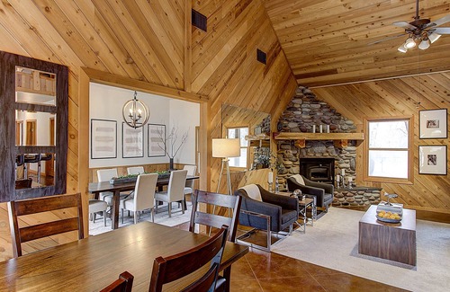 Chico House | Rustic, Beautifully Appointed Cabin in Oak Studded Privacy