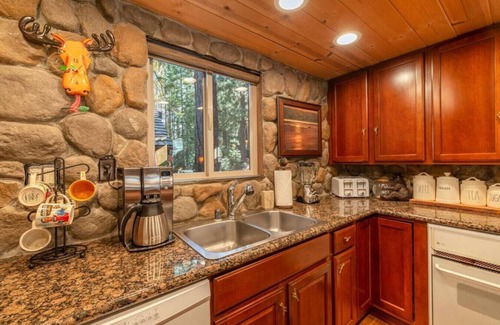 Chamberlands House | Rustic Beauty in Chamberlands Full Beach & Pool