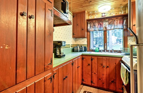 Buffalo Mills Cabin | Rustic Bedford Cabin Near Hunting & Fishing