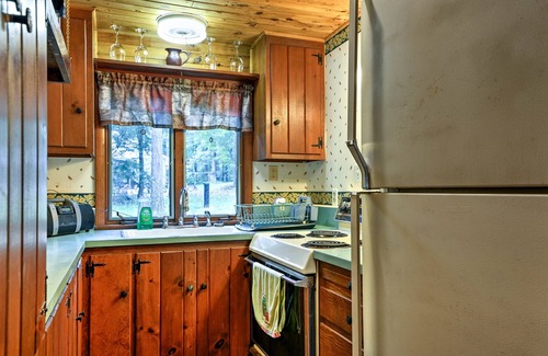 Buffalo Mills Cabin | Rustic Bedford Cabin Near Hunting & Fishing