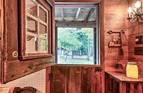 Buffalo Mills Cabin | Rustic Bedford Cabin Near Hunting & Fishing