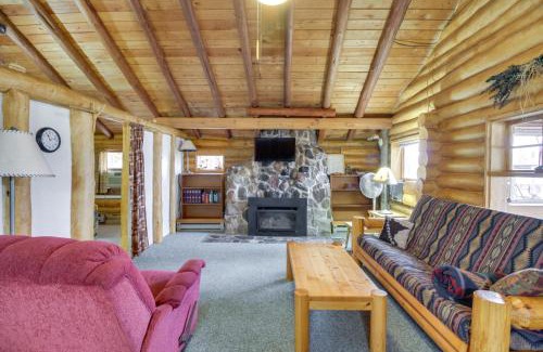 Puposky Apartment | Rustic Bemidji Cabin with Boat and Lake Access!