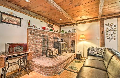 Bradford House | Rustic Bradford Cottage - 14 Miles to Sunapee Mtn!