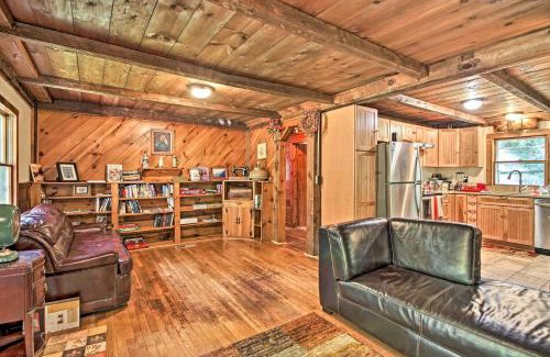 Bradford House | Rustic Bradford Cottage - 14 Miles to Sunapee Mtn!