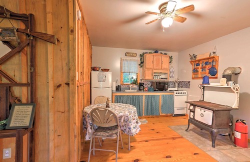 Briceville Cabin | Rustic Briceville Cabin w/Porch Tucked in Forest!