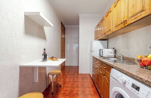 Cedofeita Apartment | Rustic Bright Flat w/Netflix | City Centre